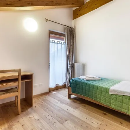 Dafne Aparthotel Sùtrio