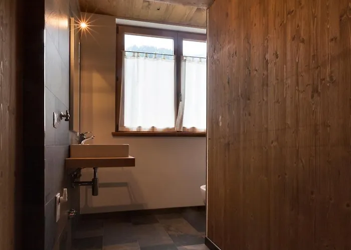 Aparthotel Dafne Sutrio